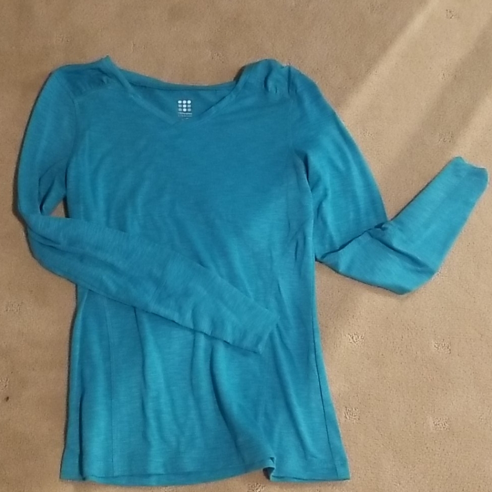 Title Nine athletic long sleve shirt